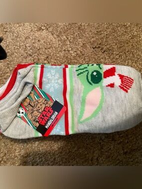 Star Wars Grogu Low-Cut Socks - Light Gray, Green & Red